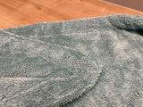 THE LIQUID8R TWIST LOOP MICROFIBER DRYING TOWEL